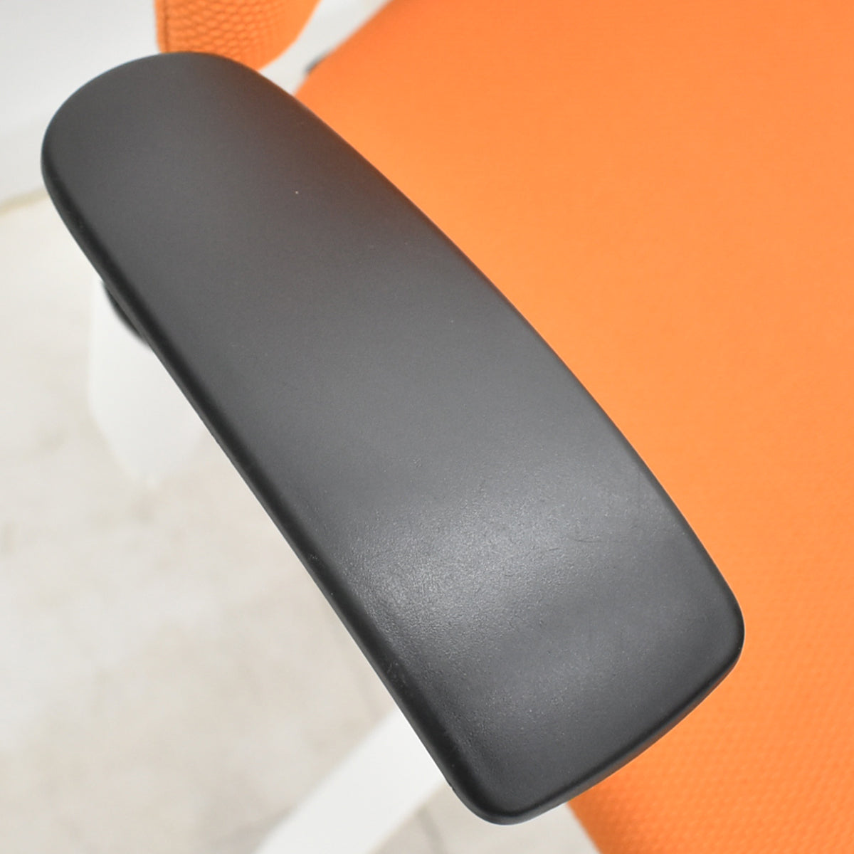 【中古】イトーキ　ｆ・エフチェア　ハイバック　可動肘　2025110503【中古オフィス家具】