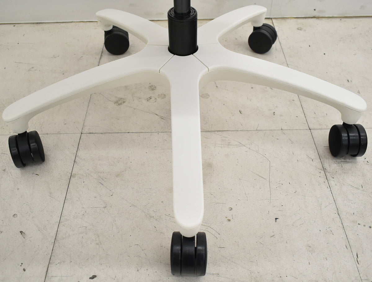 【中古】イトーキ　ｆ・エフチェア　ハイバック　可動肘　2025110503【中古オフィス家具】