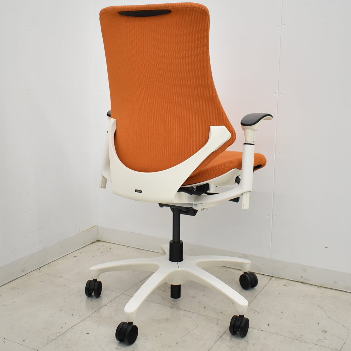 【中古】イトーキ　ｆ・エフチェア　ハイバック　可動肘　2025110503【中古オフィス家具】