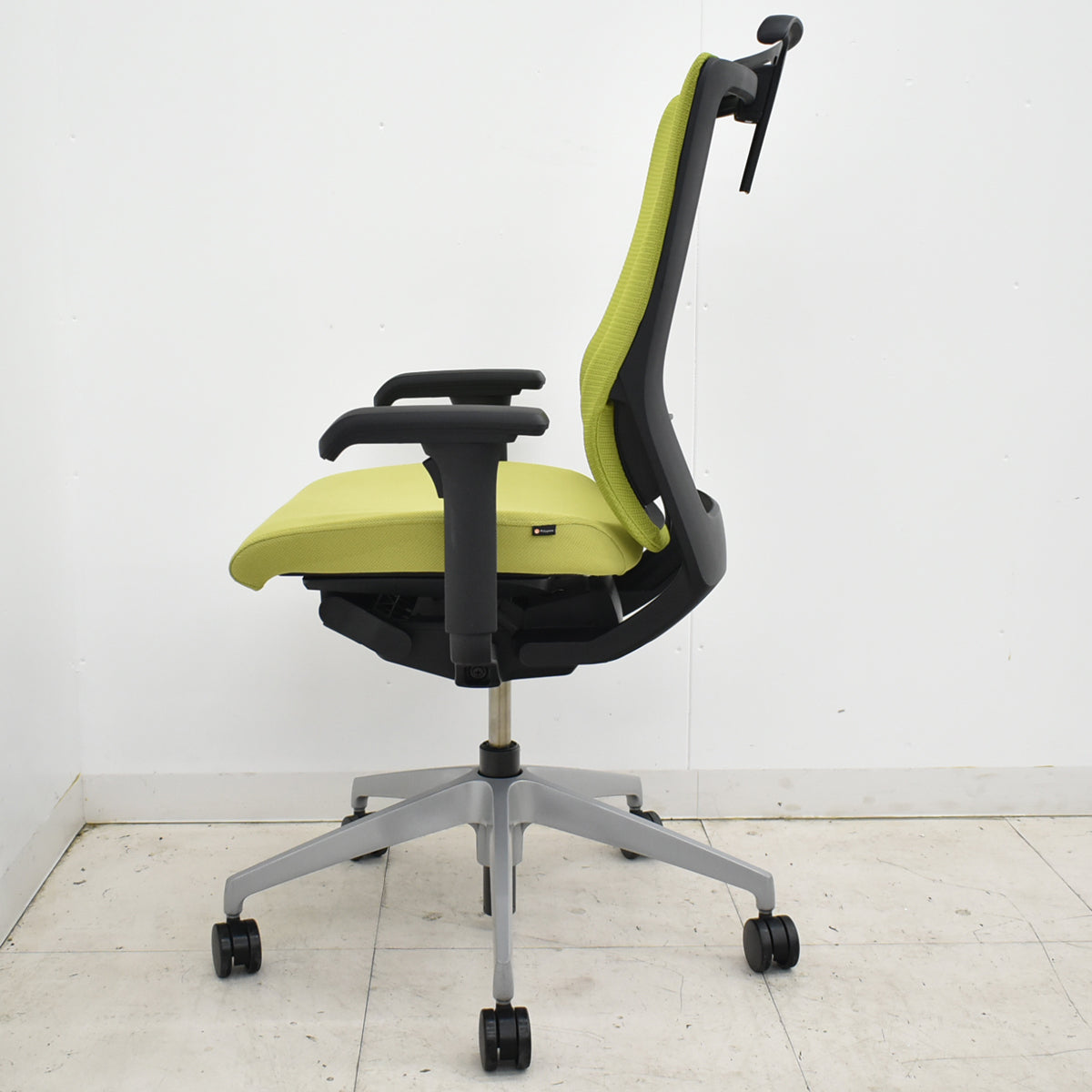 【中古】イトーキ　ミレッザ　ハイバック　可動肘　オートマチックランバーテンション　シルバー脚　2019年製　2025110504【中古オフィス家具】