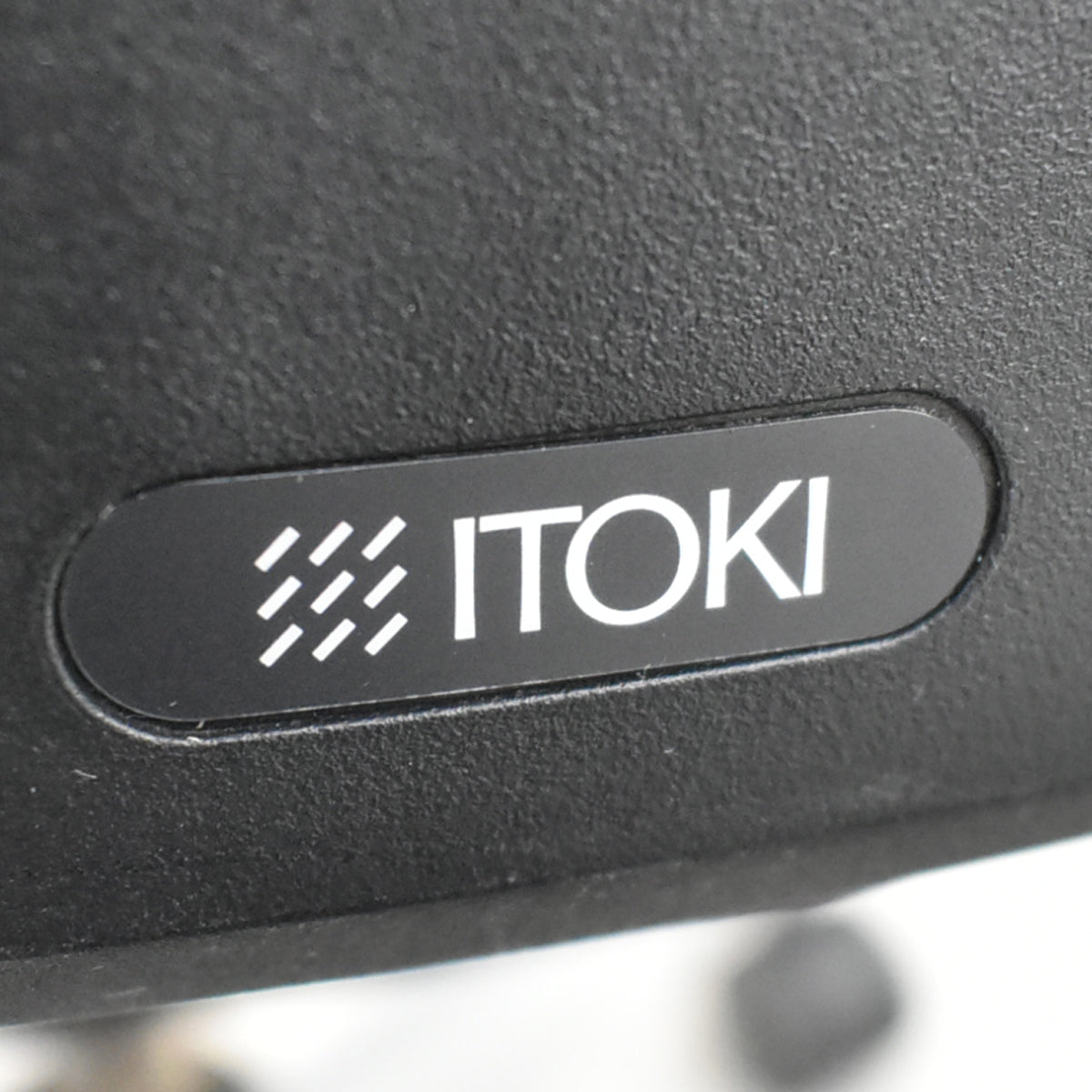 イトーキ　ミレッザ　ハイバック　マネージメント　固定肘　シルバー脚　2018年製　2025110505【中古オフィス家具】【中古】