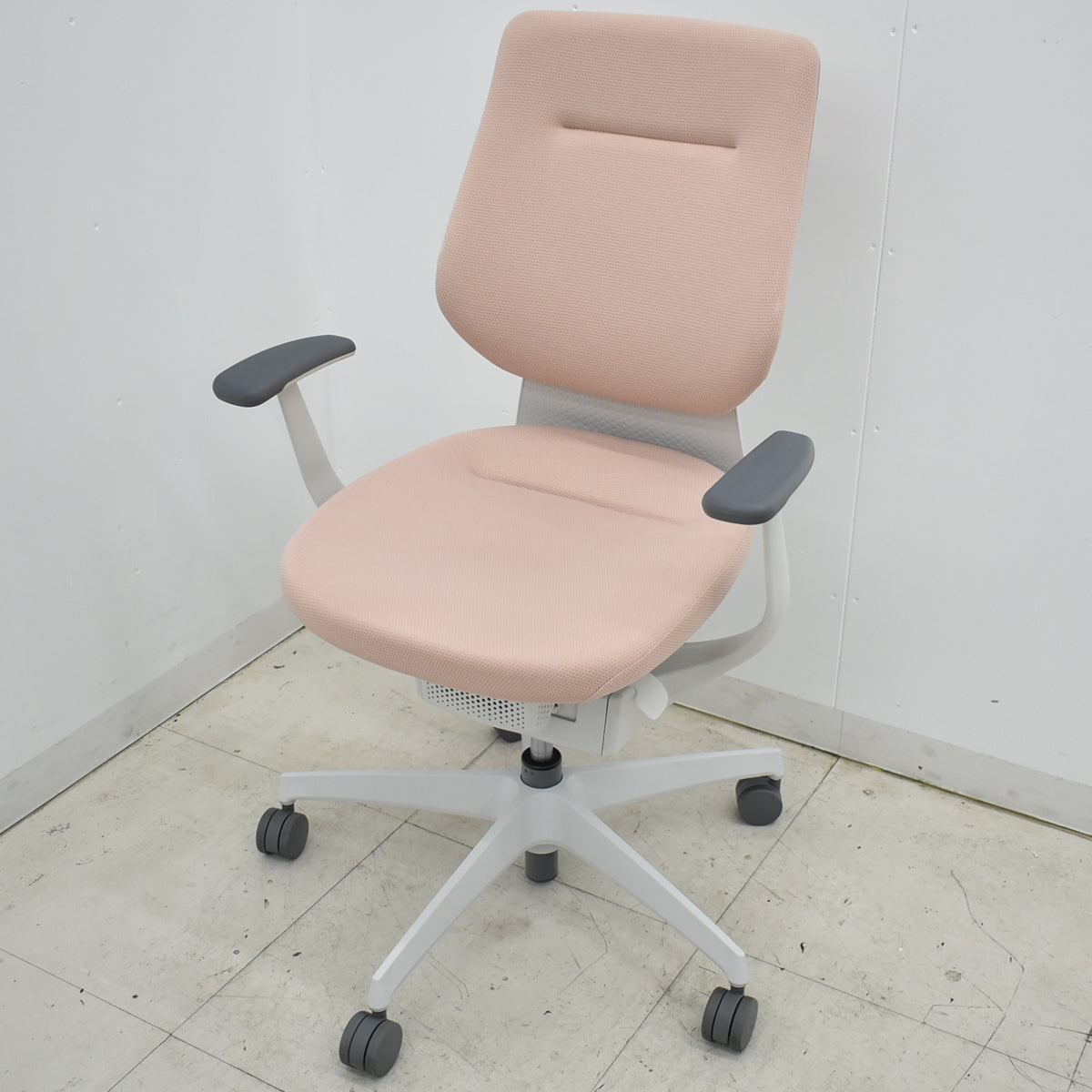 【中古】コクヨ　イング　固定肘　バーチカルタイプ　2021年製　2025110506【中古オフィス家具】