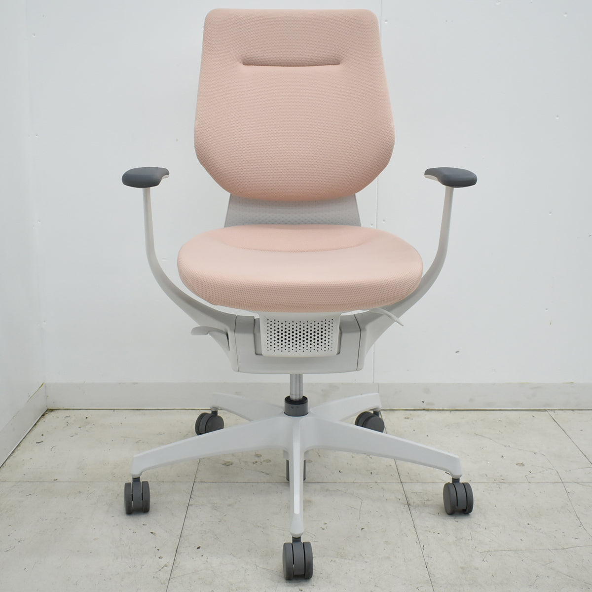 【中古】コクヨ　イング　固定肘　バーチカルタイプ　2021年製　2025110506【中古オフィス家具】