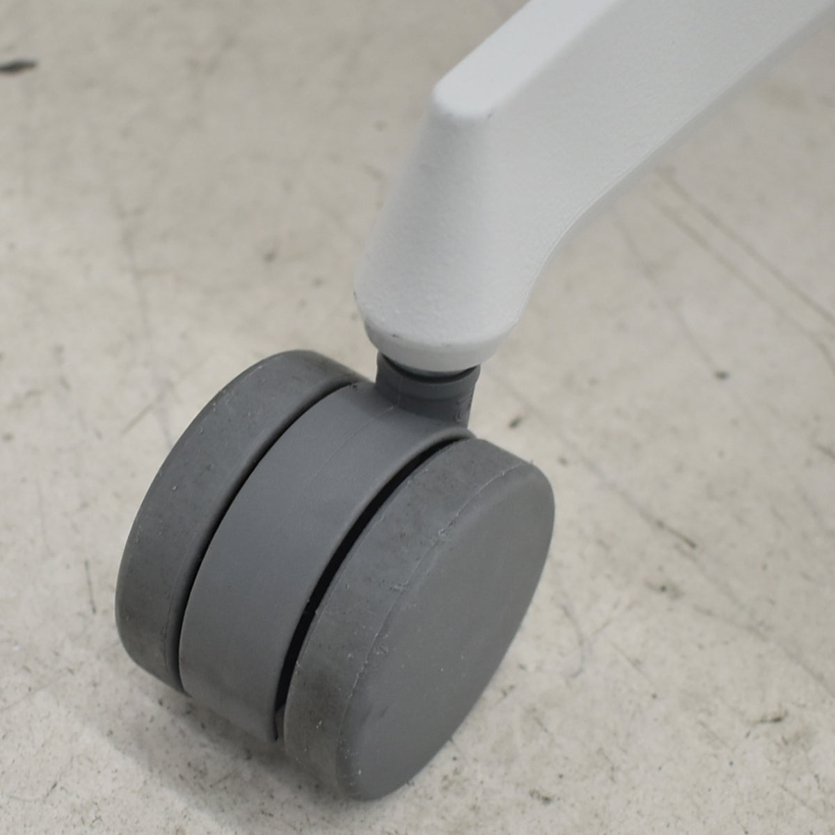 【中古】コクヨ　イング　固定肘　バーチカルタイプ　2021年製　2025110506【中古オフィス家具】