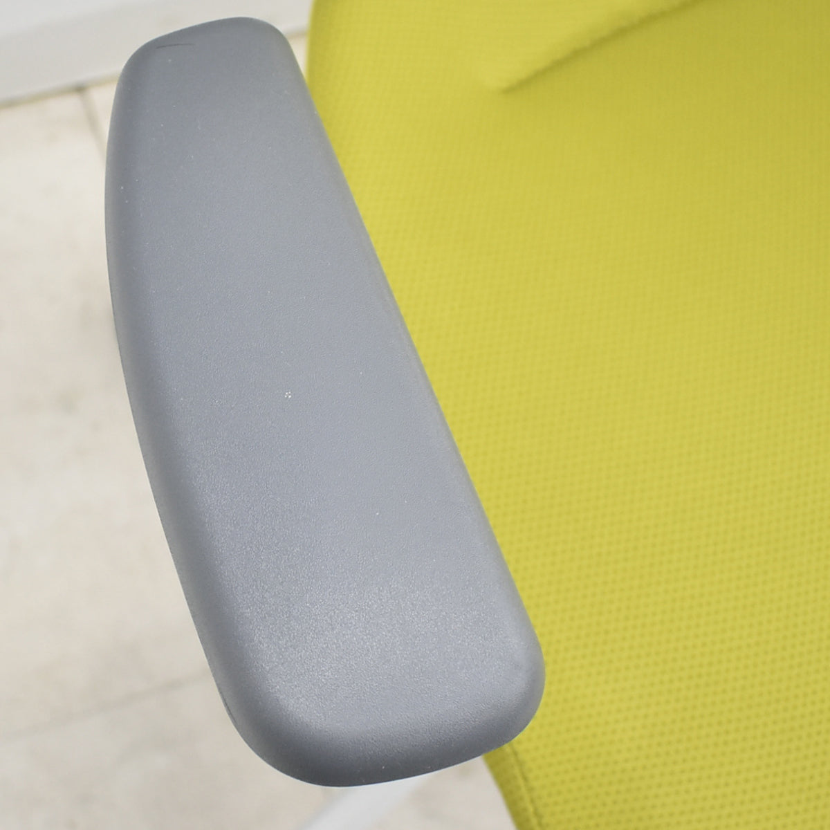 【中古】コクヨ　イング　固定肘　バーチカルタイプ　2025110507【中古オフィス家具】