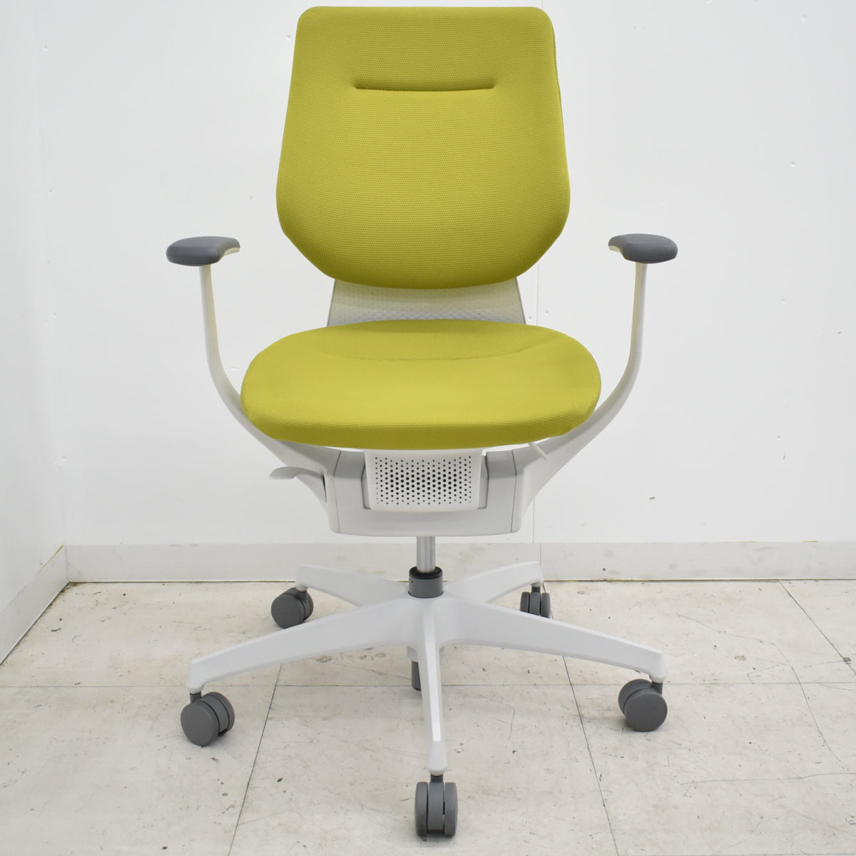 【中古】コクヨ　イング　固定肘　バーチカルタイプ　2025110507【中古オフィス家具】