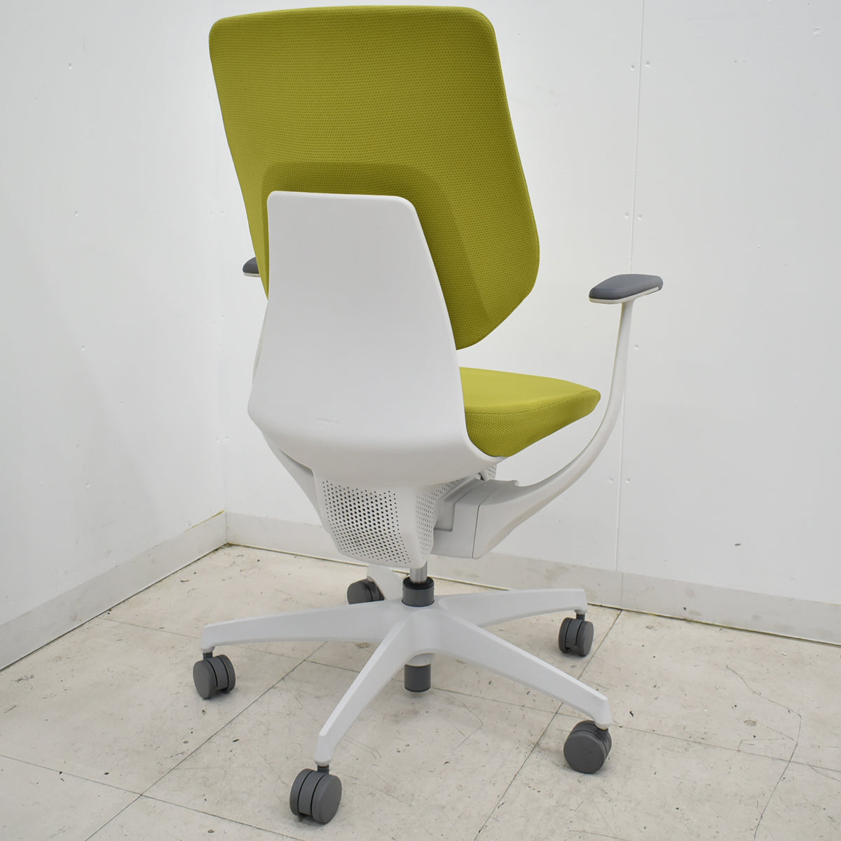 【中古】コクヨ　イング　固定肘　バーチカルタイプ　2025110507【中古オフィス家具】