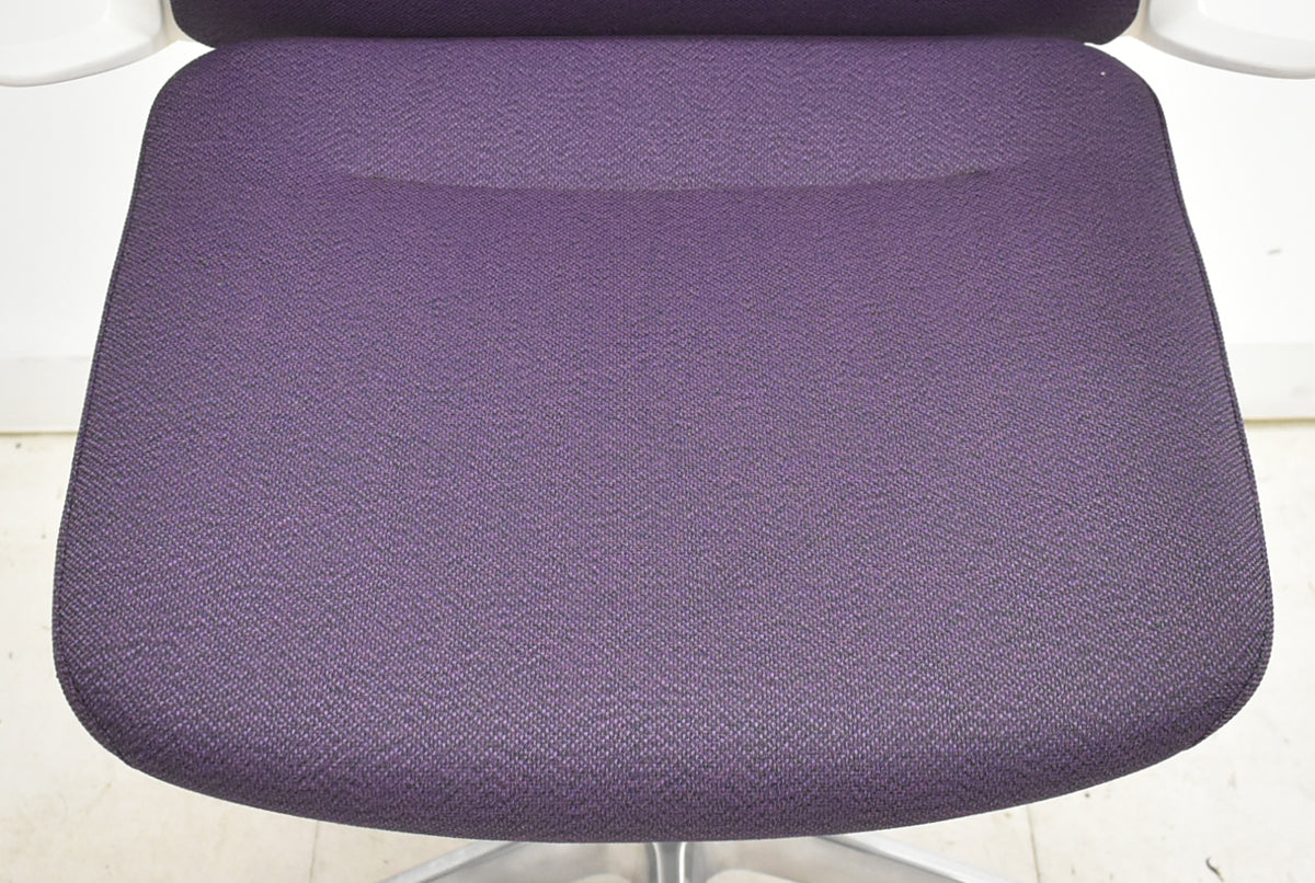 【中古】オカムラ　モードチェア　ローバック　固定肘　ポリッシュ　2025110602【中古オフィス家具】