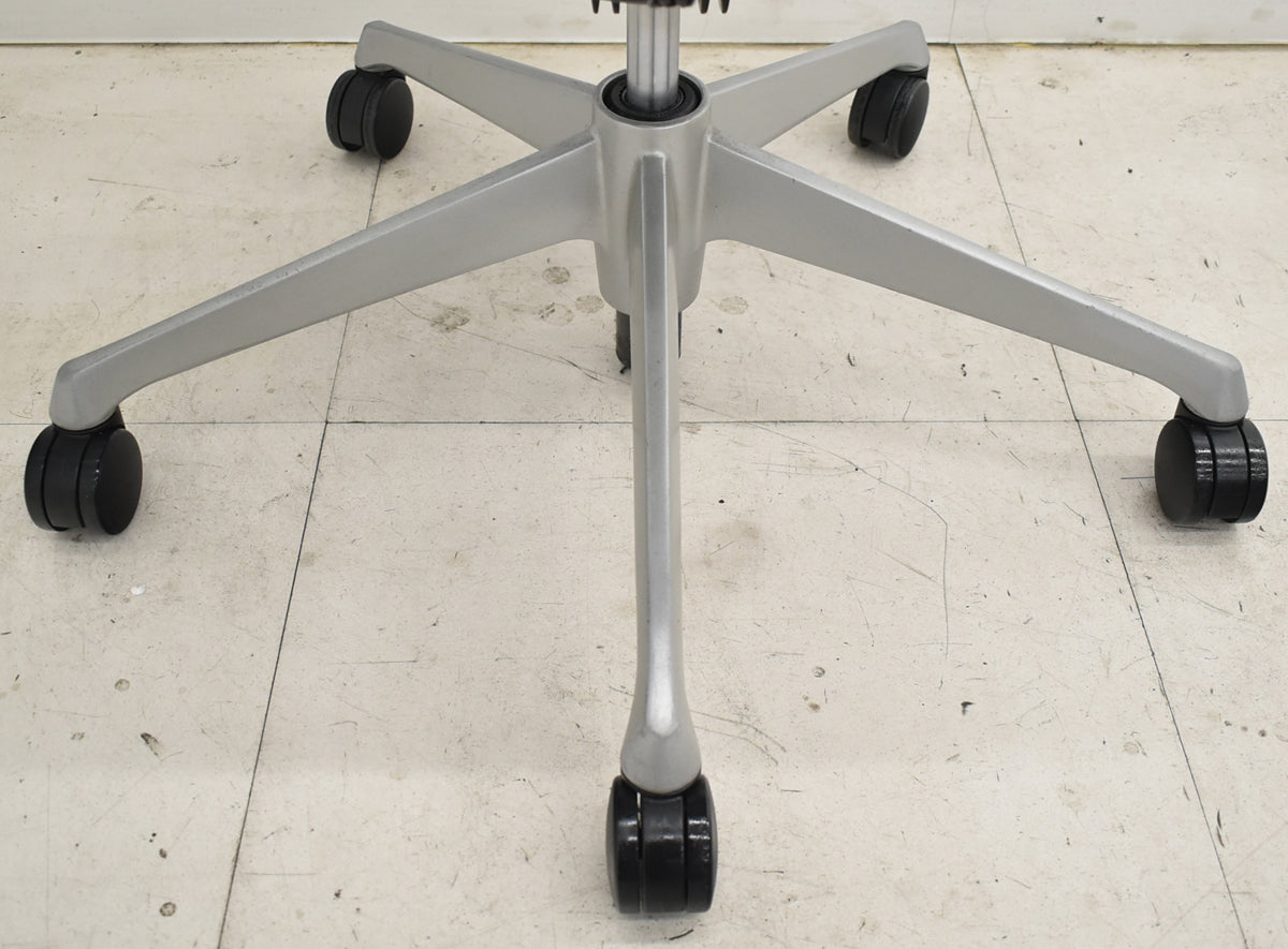 【中古】オカムラ　バロン　ハイバック　固定肘　ランバーサポート　シルバー脚　肘パッド新品交換済　2025110603【中古オフィス家具】