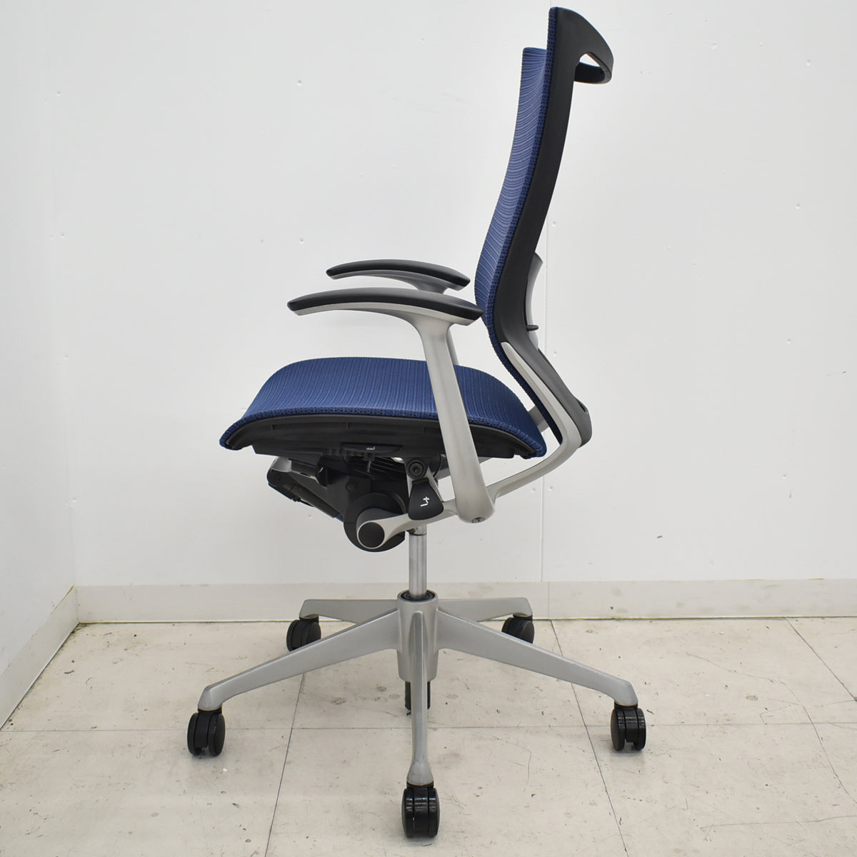 【中古】オカムラ　バロン　ハイバック　固定肘　ランバーサポート　シルバー脚　肘パッド新品交換済　2025110603【中古オフィス家具】