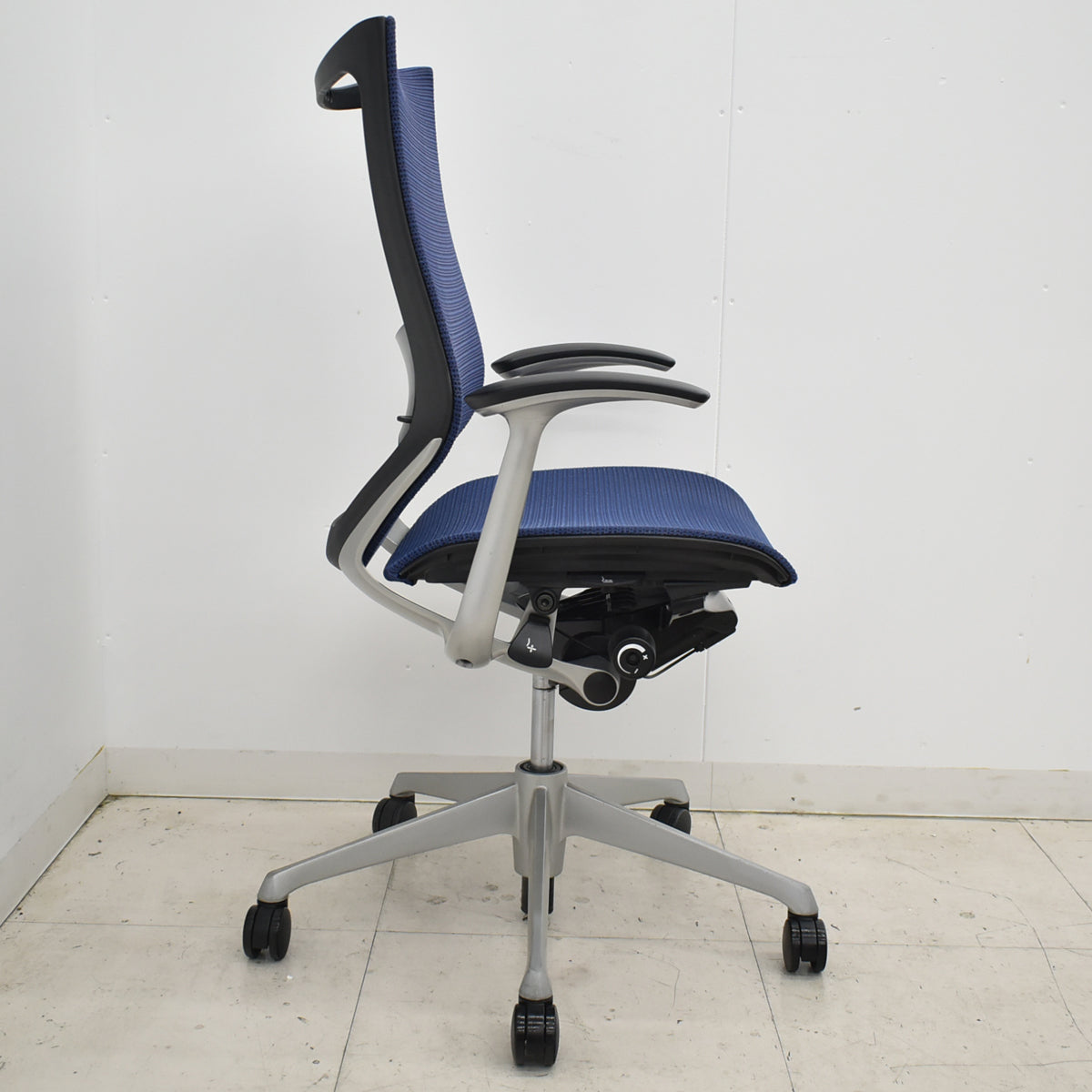 【中古】オカムラ　バロン　ハイバック　固定肘　ランバーサポート　シルバー脚　肘パッド新品交換済　2025110603【中古オフィス家具】