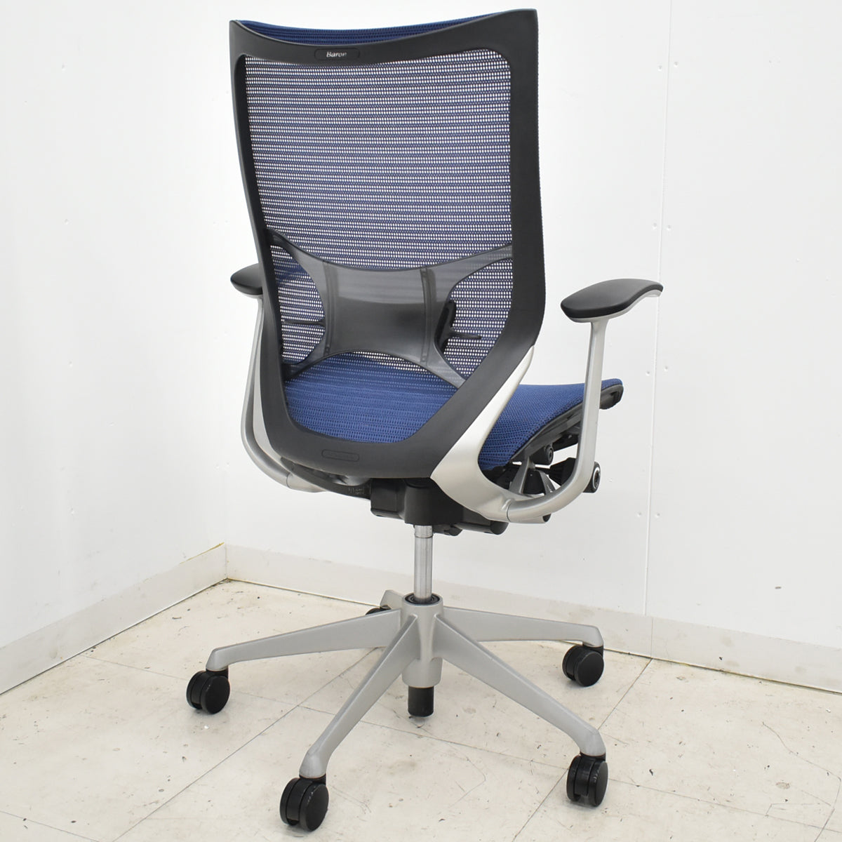【中古】オカムラ　バロン　ハイバック　固定肘　ランバーサポート　シルバー脚　肘パッド新品交換済　2025110603【中古オフィス家具】