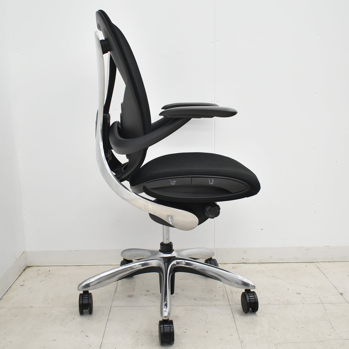 【中古】イナバ　エクセア　可動肘　エアランバーサポート　ポリッシュ　2025110604【中古オフィス家具】