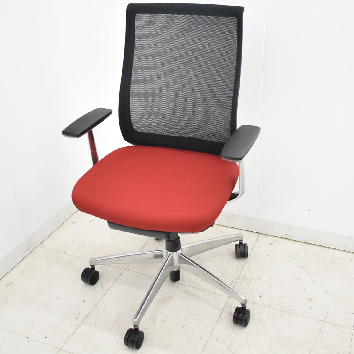 【中古】コクヨ　ベゼル　固定肘　ポリッシュ　2025110606【中古オフィス家具】