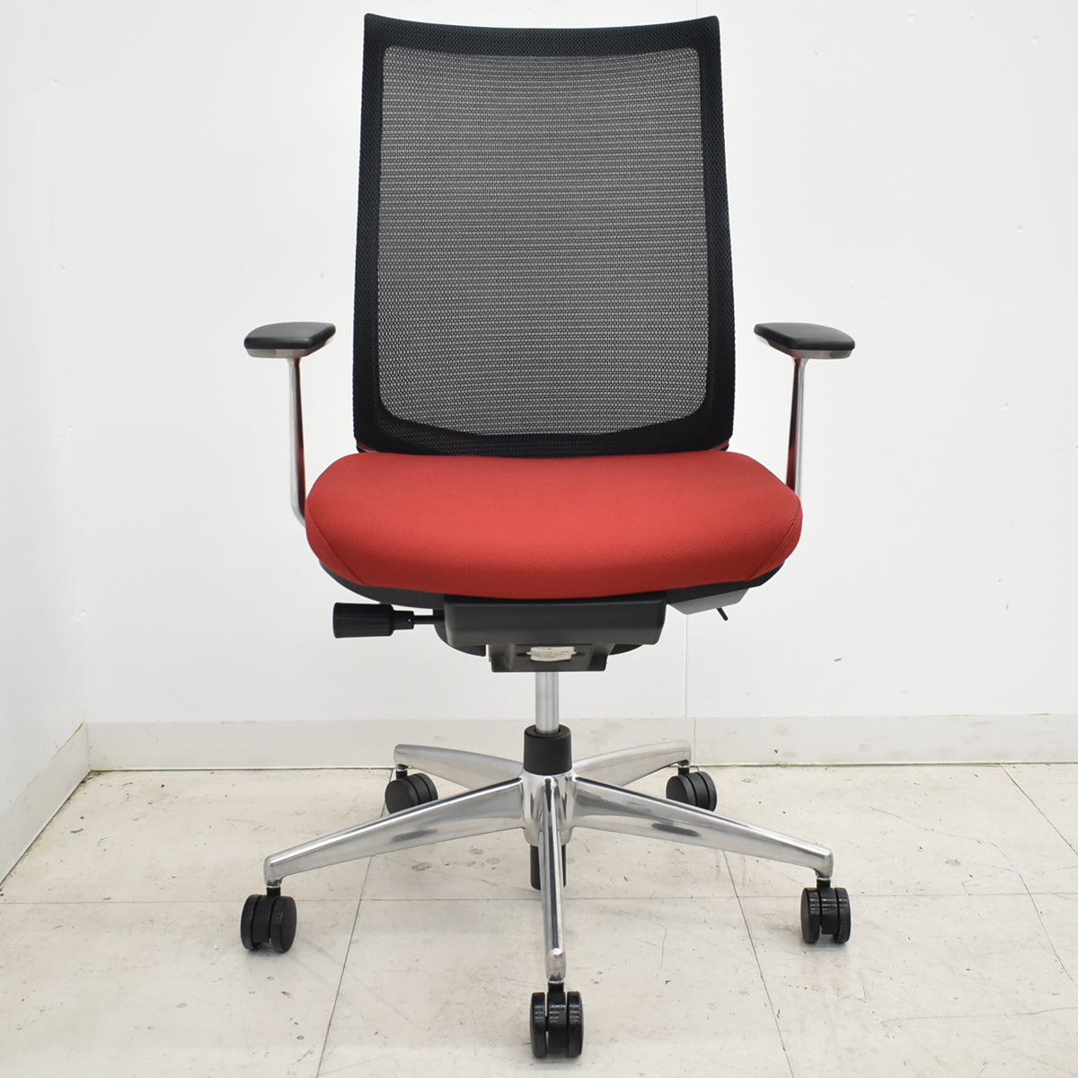 【中古】コクヨ　ベゼル　固定肘　ポリッシュ　2025110606【中古オフィス家具】