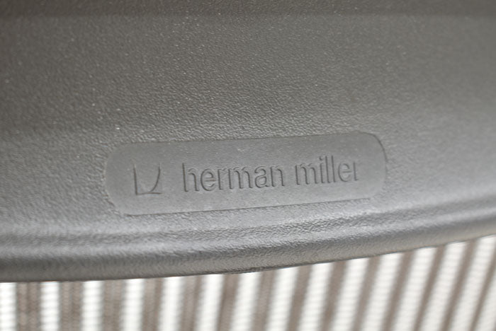 ハーマン・ミラー　アーロンチェア　Bサイズ　スタンダード　ランバーサポート　ブラウン　2023082201【中古オフィス家具】【中古】