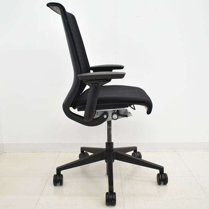 スチールケース Steelcase シンクチェア 可動肘 2023100205【中古