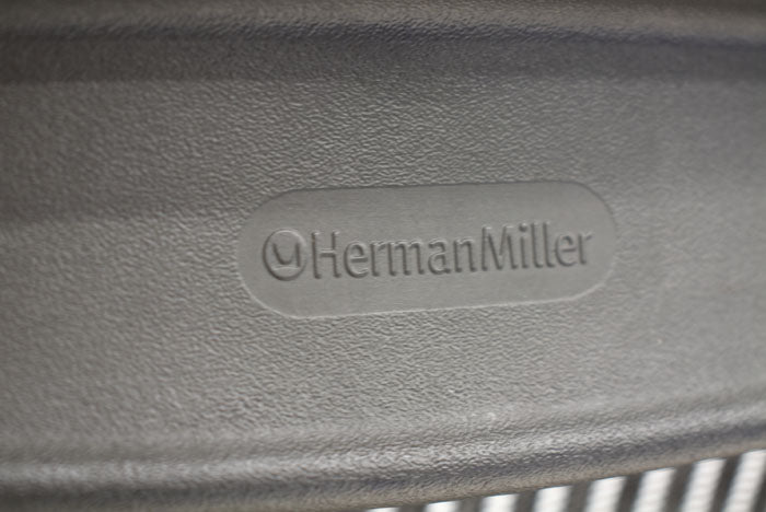 ハーマンミラー　アーロンチェア　Bサイズ　フル装備　2023101005【中古オフィス家具】【中古】