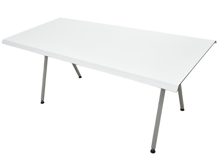 【中古】WOGG　TIRA studio table ミーティングテーブル　W1800　2024062402【中古オフィス家具】