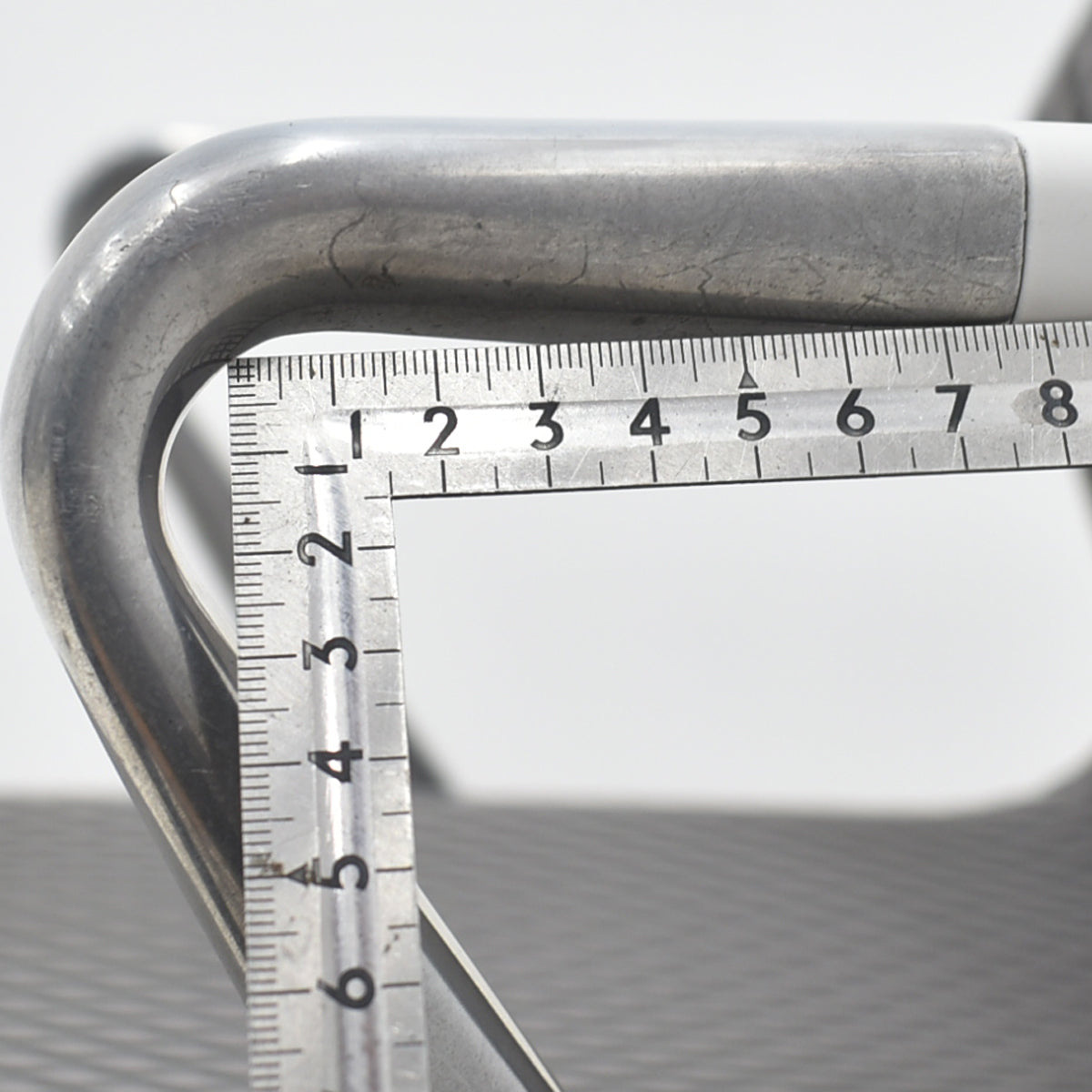 【中古】ヴィトラ　ユニックスチェア４レッグキャスターベース　W550　2024100104【中古オフィス家具】