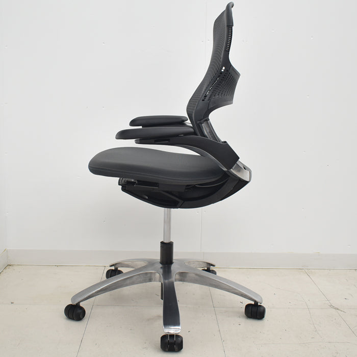 【中古】Knoll　ジェネレーション　可動肘　アルミミラー脚　2024102603【中古オフィス家具】