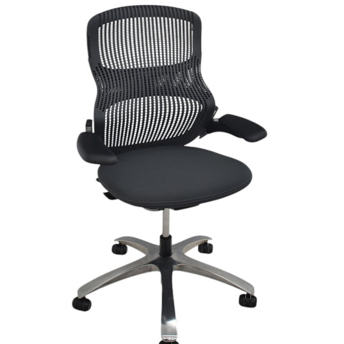 【中古】Knoll　ジェネレーション　可動肘　アルミミラー脚　2024102603【中古オフィス家具】