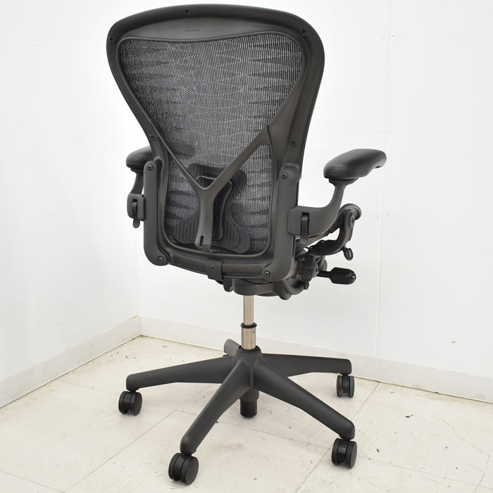 【中古】ハーマンミラー　アーロンチェア　Bサイズ　フル装備　ポスチャーフィット　タキシードメッシュ　肘レバータイプ　2025042206【中古オフィス家具】