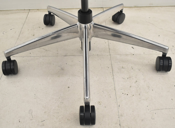 【中古】コクヨ　ベゼル　ヘッドレスト　可動肘　ウェブモーションサポート　2023年製　ポリッシュ　2025070704【中古オフィス家具】