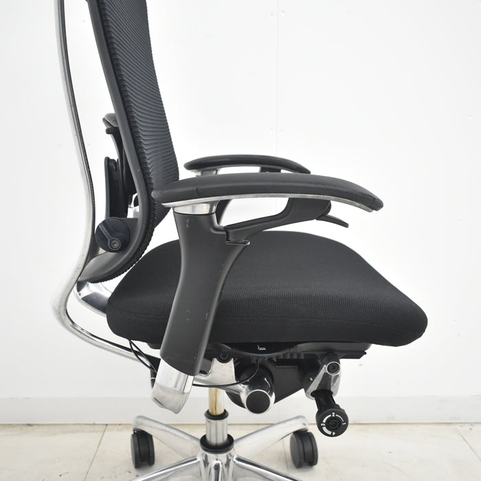 【中古】[難有]オカムラ　コンテッサ　可動肘　ランバーサポート　ポリッシュ　ハンガー　2025070802【中古オフィス家具】