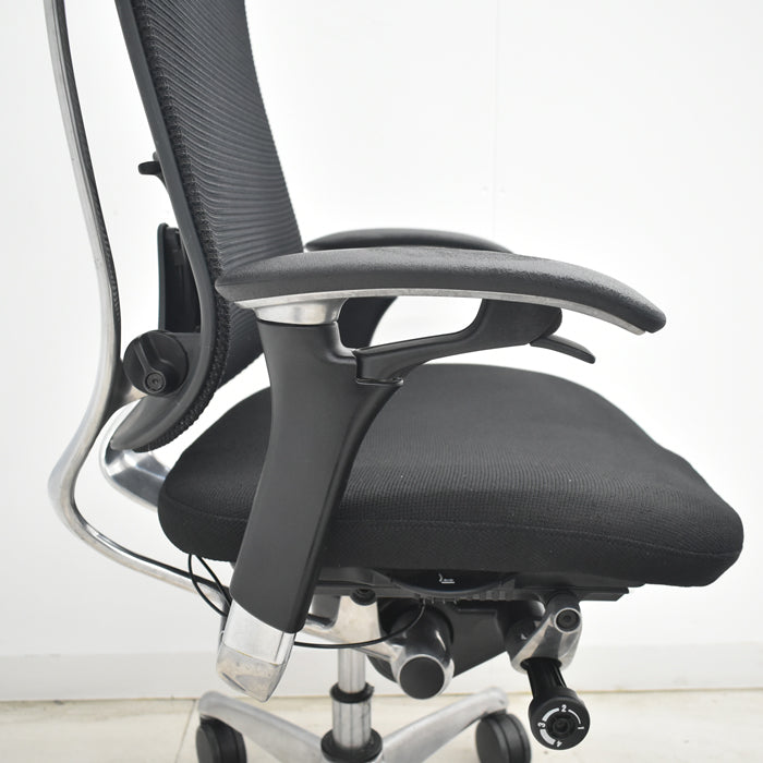 【中古】[難有]オカムラ　コンテッサ　可動肘　ランバーサポート　ポリッシュ　2025070803【中古オフィス家具】