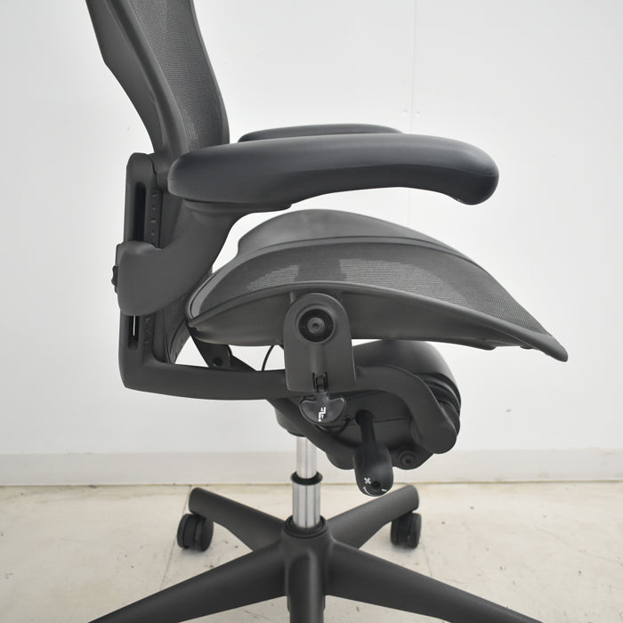 【中古】ハーマンミラー　アーロンチェア　Bサイズ　フル装備　ランバーサポート　2025070907【中古オフィス家具】