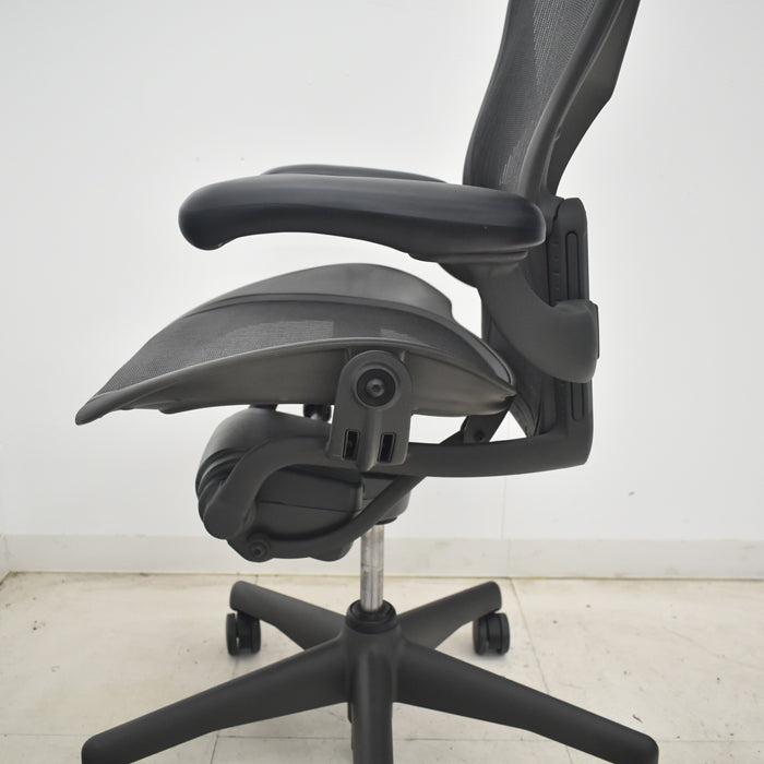 【中古】ハーマンミラー　アーロンチェア　スタンダード　Ｂサイズ　ランバーサポート　2025070908【中古オフィス家具】