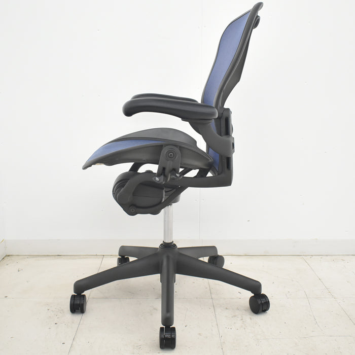 【中古】ハーマンミラー　アーロンチェア　Bサイズ　フル装備　ランバーサポート　2025071002【中古オフィス家具】
