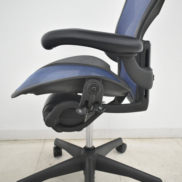 【中古】ハーマンミラー　アーロンチェア　Bサイズ　フル装備　ランバーサポート　2025071002【中古オフィス家具】