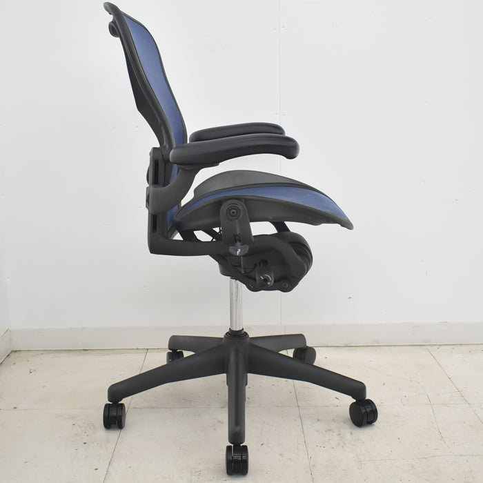 【中古】ハーマンミラー　アーロンチェア　Bサイズ　フル装備　ランバーサポート　2025071002【中古オフィス家具】