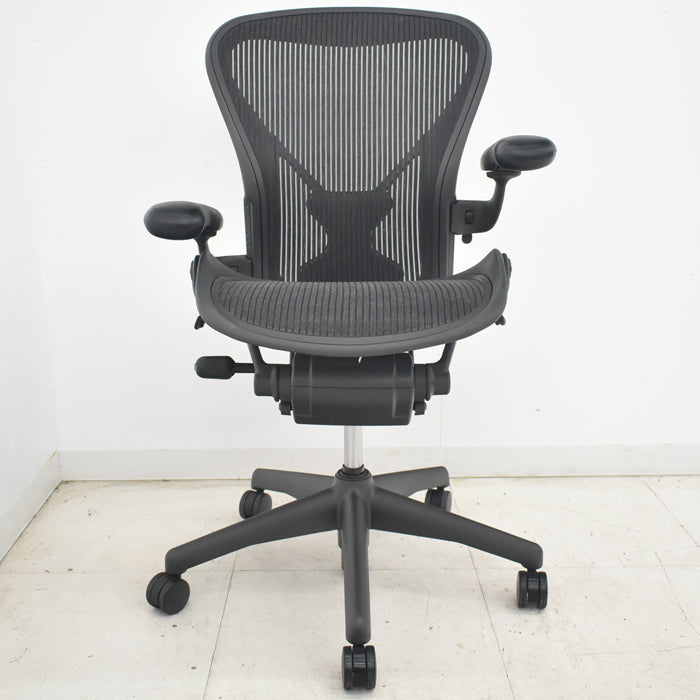 【中古】ハーマンミラー　アーロンチェア　Bサイズ　フル装備　ポスチャーフィット　2025071003【中古オフィス家具】