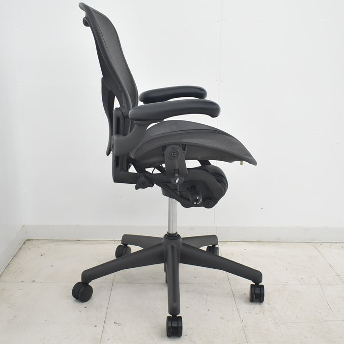 【中古】ハーマンミラー　アーロンチェア　Bサイズ　フル装備　ポスチャーフィット　2025071003【中古オフィス家具】
