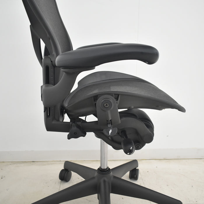 【中古】ハーマンミラー　アーロンチェア　Bサイズ　フル装備　ポスチャーフィット　2025071003【中古オフィス家具】