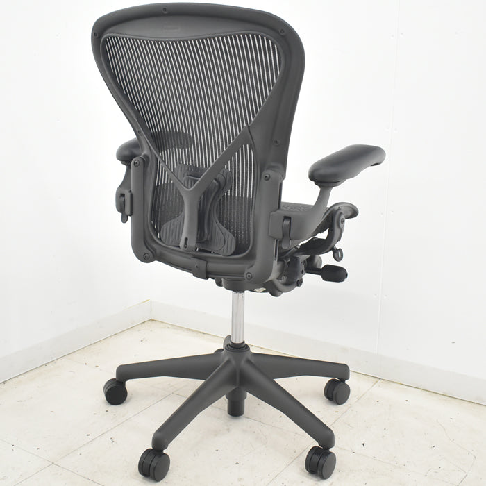 【中古】ハーマンミラー　アーロンチェア　Bサイズ　フル装備　ポスチャーフィット　2025071003【中古オフィス家具】