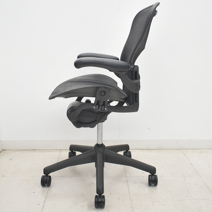 【中古】ハーマンミラー　アーロンチェア　Bサイズ　フル装備　ランバーサポート　2025071005【中古オフィス家具】