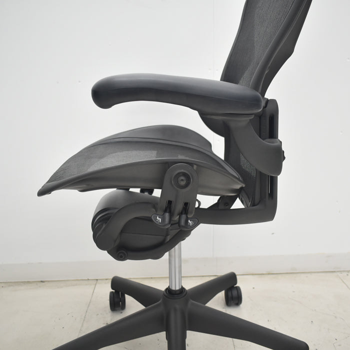 【中古】ハーマンミラー　アーロンチェア　Bサイズ　フル装備　ランバーサポート　2025071005【中古オフィス家具】