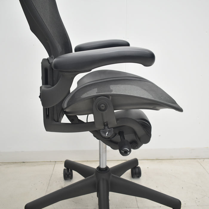 【中古】ハーマンミラー　アーロンチェア　Bサイズ　フル装備　ランバーサポート　2025071005【中古オフィス家具】