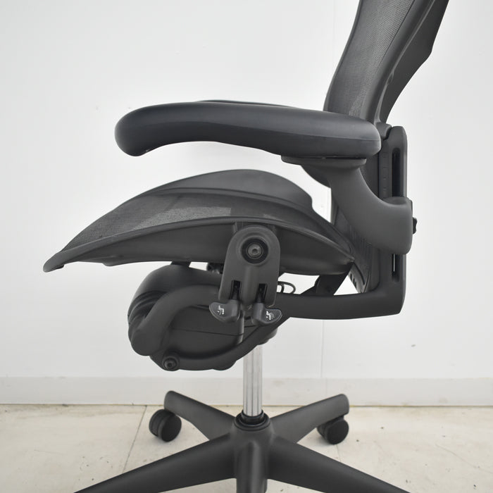 【中古】ハーマンミラー　アーロンチェア　Bサイズ　フル装備　ランバーサポート　2025071006【中古オフィス家具】