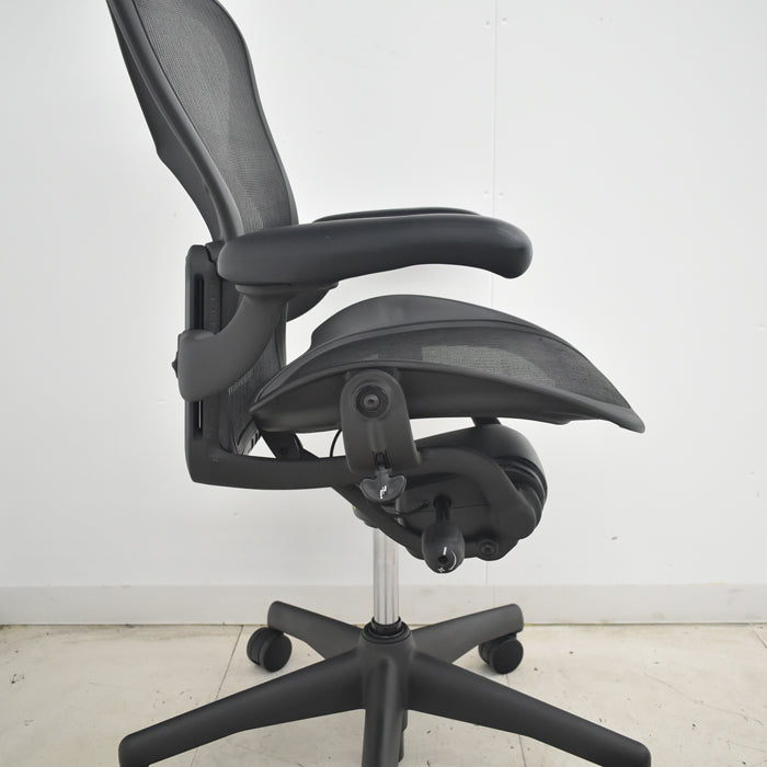 【中古】ハーマンミラー　アーロンチェア　Bサイズ　フル装備　ランバーサポート　2025071006【中古オフィス家具】