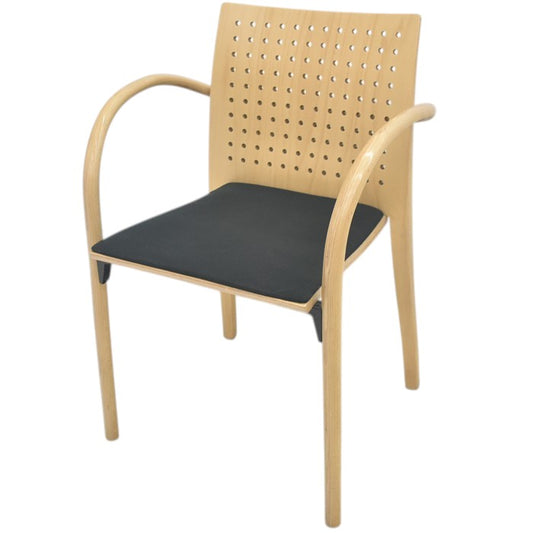 【中古】THONET　木製アームチェア　曲木　2025071507【中古オフィス家具】