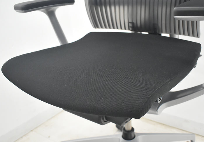 【中古】イトーキ　スピーナ　固定肘　エラストマーバック　可動ヘッドレスト　ハンガー　2025071601【中古オフィス家具】