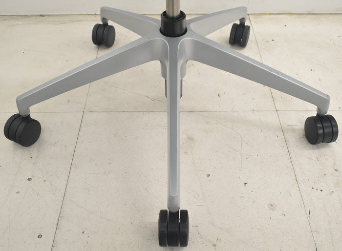 【中古】イトーキ　スピーナ　固定肘　エラストマーバック　可動ヘッドレスト　ハンガー　2025071601【中古オフィス家具】