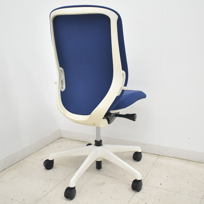 【中古】オカムラ　シルフィー　ハイバック　肘なし　バックカーブアジャスト　前傾機能　2025071707【中古オフィス家具】