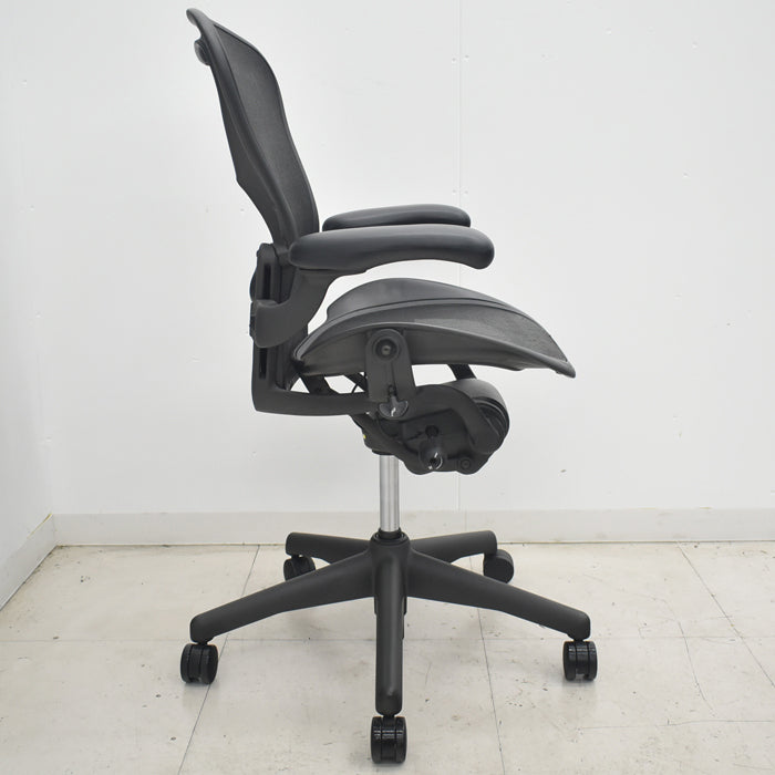 【中古】ハーマンミラー　アーロンチェア　Bサイズ　フル装備　ランバーサポート　2025071905【中古オフィス家具】