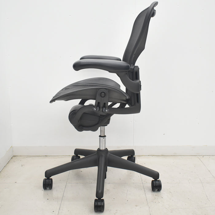 【中古】ハーマンミラー　アーロンチェア　Bサイズ　フル装備　2025071907【中古オフィス家具】